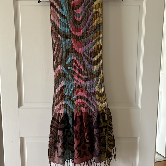 Super Cute Women’s Scarf - Picture 1 of 6